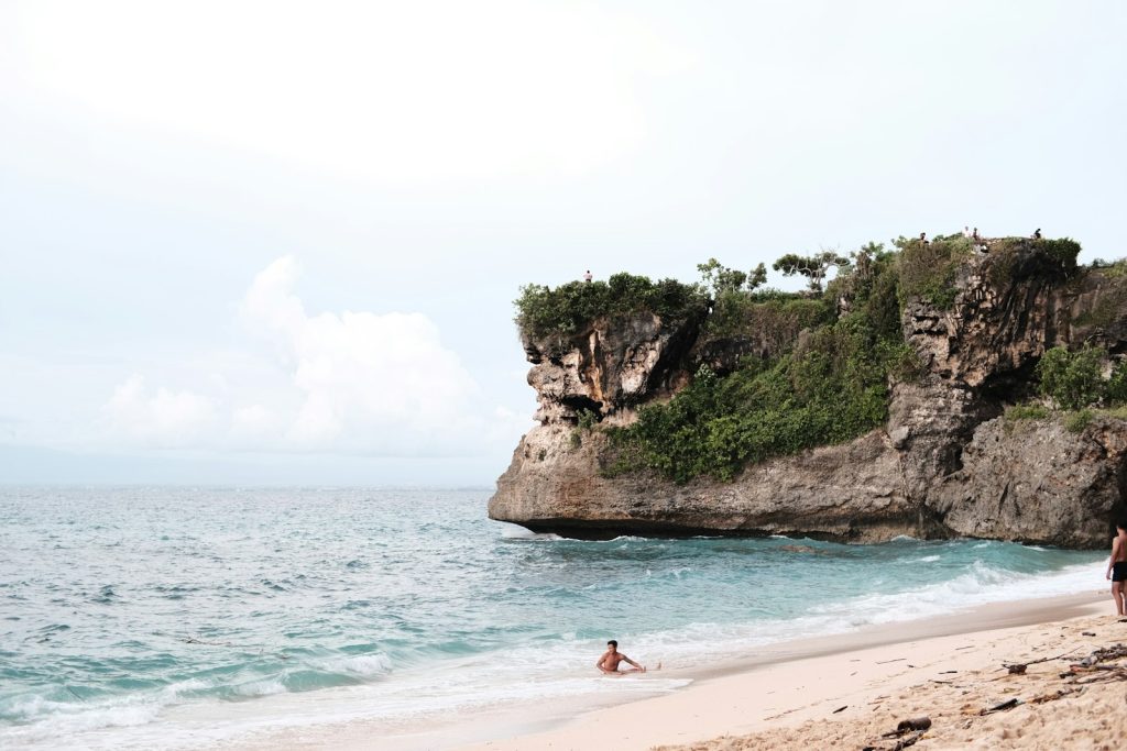 Cliffside Wedding Venues in Sumba: What’s Real
